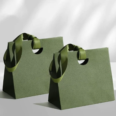 Custom Paper Shopping Bag for Apparel